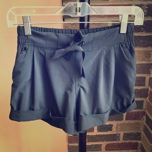 Lululemon Break Away short 3inch  sz 4